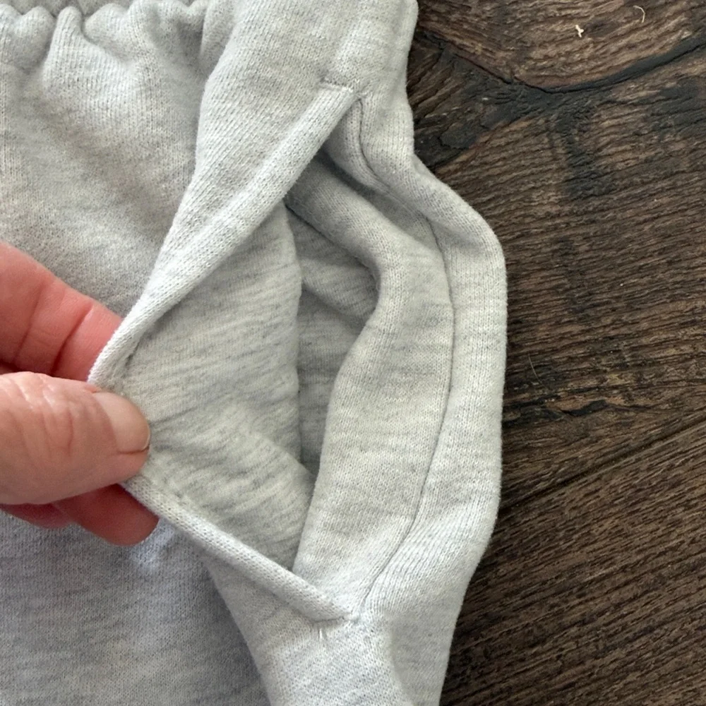 PacSun gray drawstring smiley face sweatpants with pockets Small - Picture 3 of 7